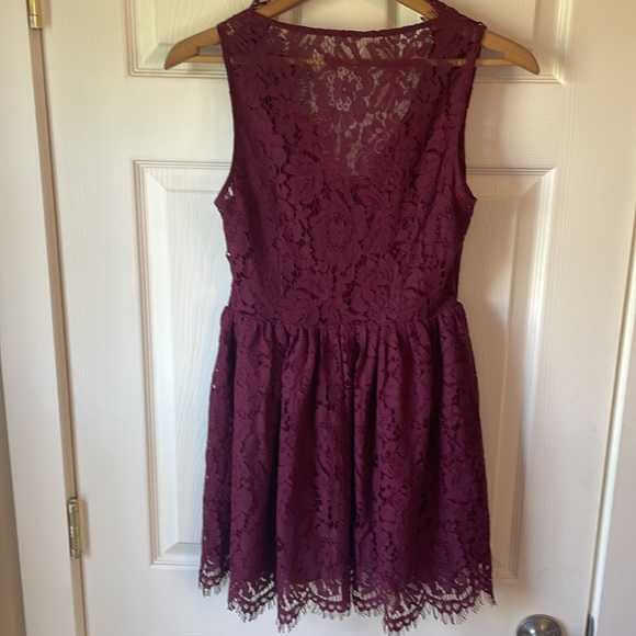 ❤️  Tobi lace Dress size Small - Picture 3 of 10
